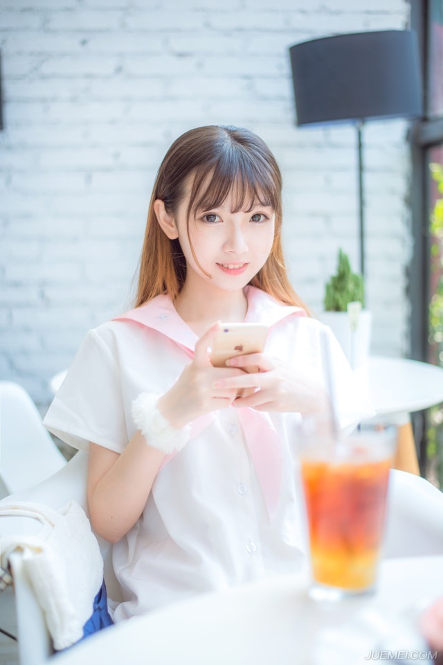 “但两国交锋，并非只凭打仗，尤其是蜀中新定，世家、民心皆未归附之时。”马谡微笑道。